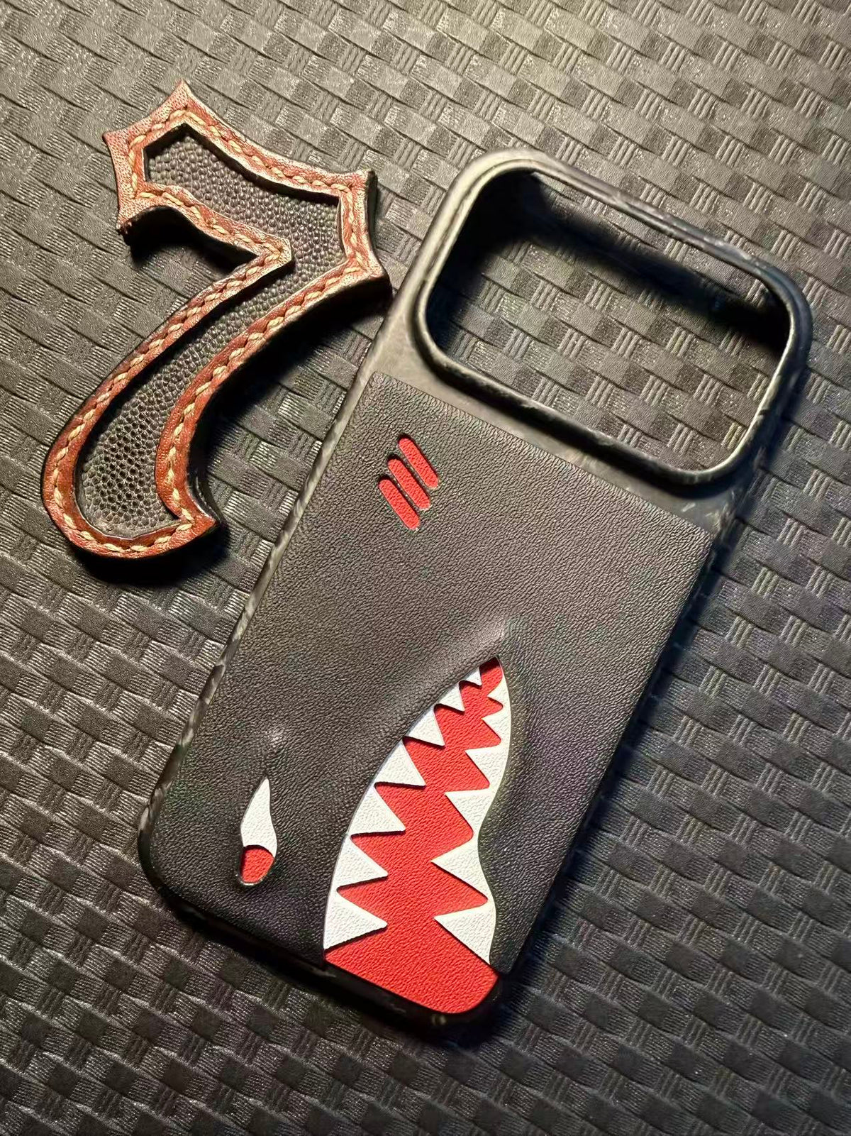 TACTICALGEEK Black and Red Shark Kydex Phone Case – Front View