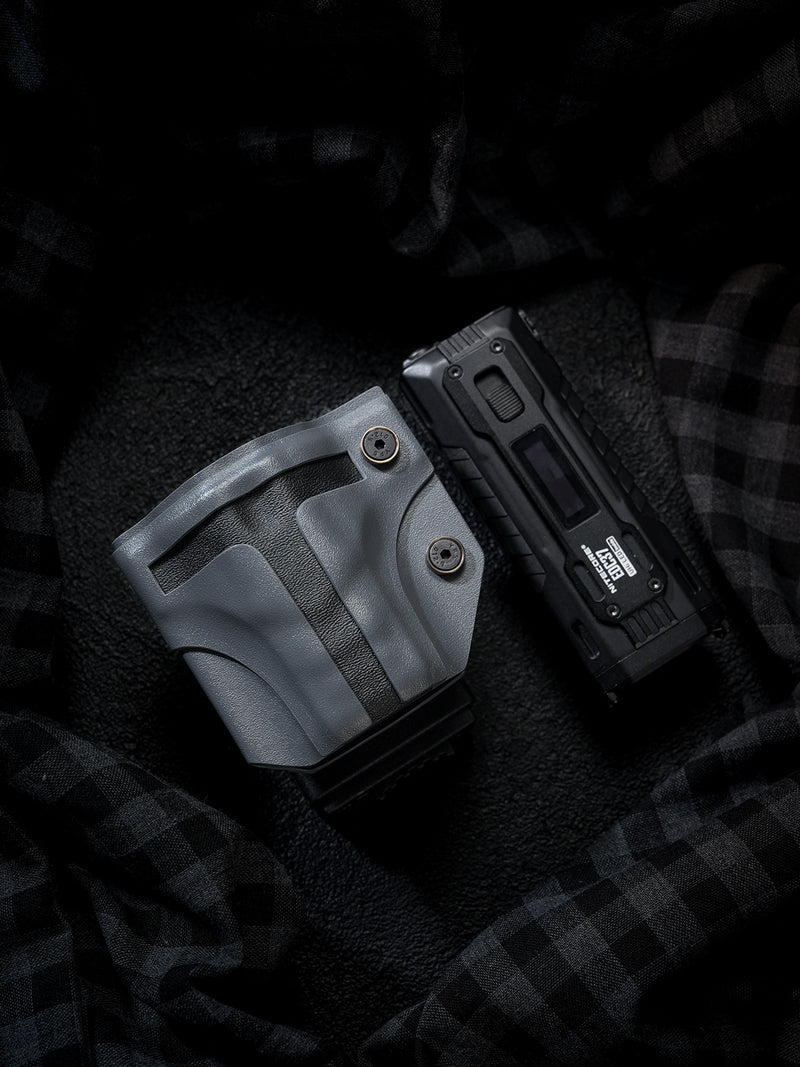 TACTICALGEEK-TG-TX13-KYDEX-EDC37-FLASHLIGHT-SHEATH-BLACK-FLATLAY-WITH-FLASHLIGHT