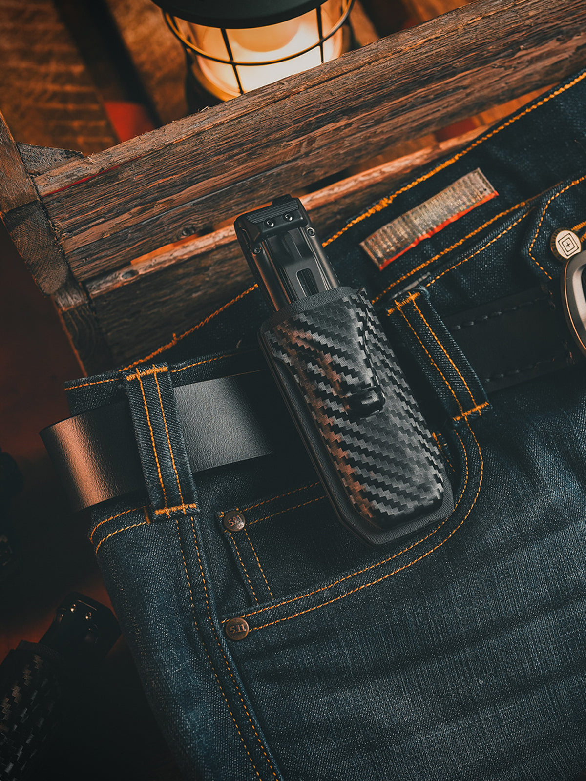 TACTICALGEEK TG TX5 flashlight sheath carrying a NITECORE EDC flashlight for everyday carry setup
