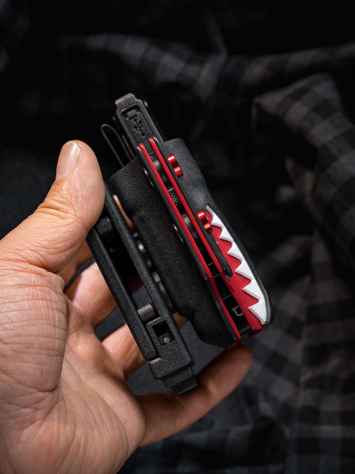TACTICALGEEK Black and Red Shark Kydex EDC Sheath – Side Carry Profile