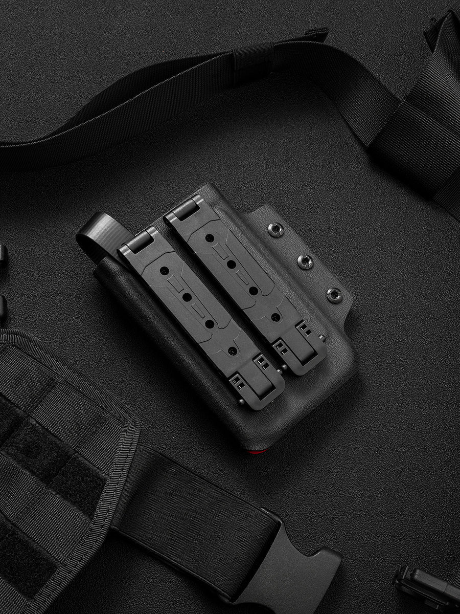 TACTICALGEEK Chest-Front Phone Sheath – Dual Rear Mounting Clips Detail